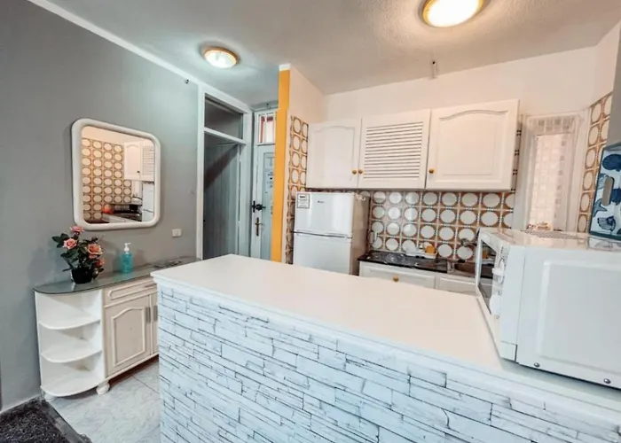 Torres De Yomely - Y2f 플라야데라스아메리카스